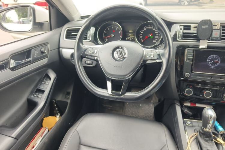 Used Volkswagen Sagitar 2018 1.6L Automatic Comfort Model Steering Wheel