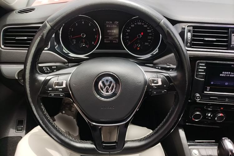 Used Volkswagen Sagitar 2018 280TSI DSG Ignite Edition Steering Wheel