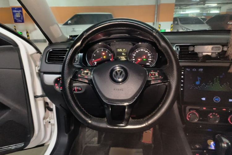 Used Volkswagen Sagitar 2018 1.6L Automatic Comfort Model Steering Wheel