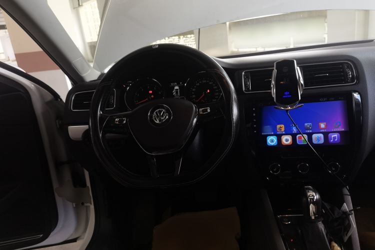 Used Volkswagen Sagitar 2018 180TSI DSG Prestige Edition Steering Wheel