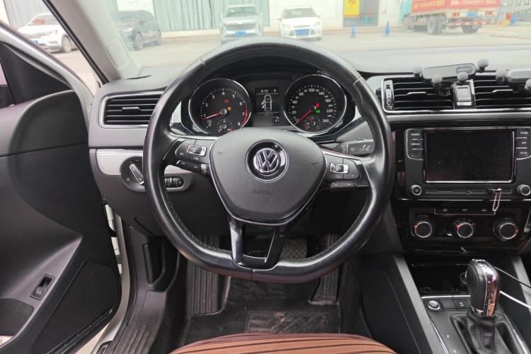 Used Volkswagen Sagitar 2018 280TSI DSG Ignite Edition Steering Wheel