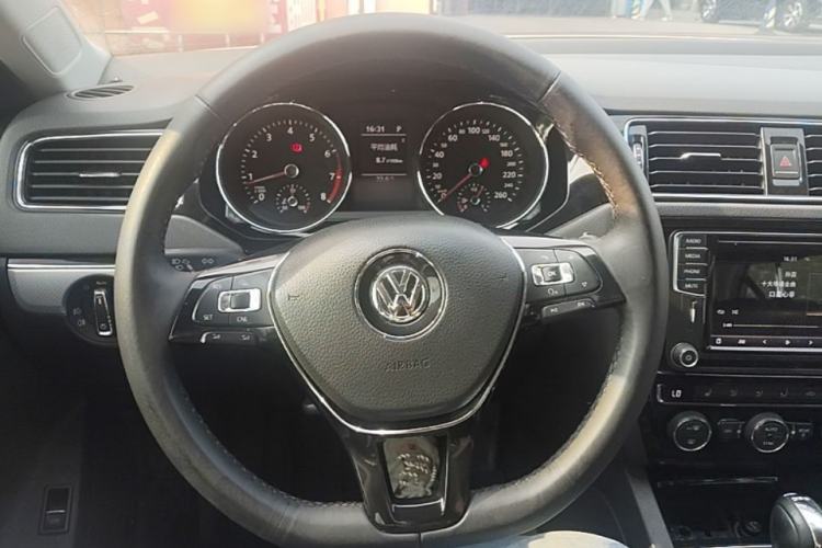 Used Volkswagen Sagitar 2018 280TSI DSG Ignite Edition Steering Wheel