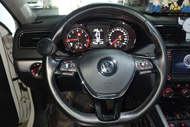 Used Volkswagen Sagitar 2018 280TSI DSG Comfort Model Steering Wheel