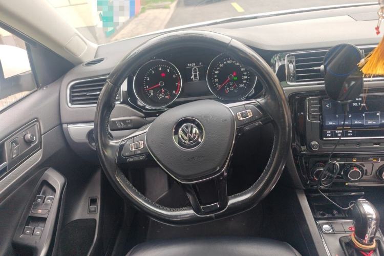 Used Volkswagen Sagitar 2018 280TSI DSG Ignite Edition Steering Wheel
