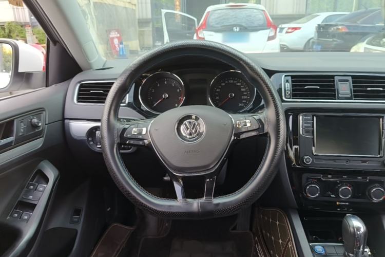 Used Volkswagen Sagitar 2018 1.6L Automatic Comfort Model Steering Wheel