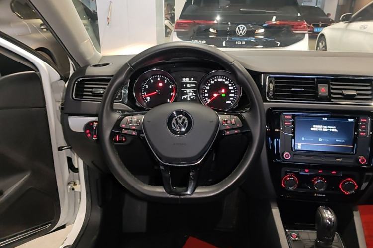 Used Volkswagen Sagitar 2018 1.6L Automatic Comfort Model Steering Wheel