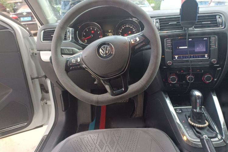 Used Volkswagen Sagitar 2018 1.6L Automatic Comfort Model Steering Wheel