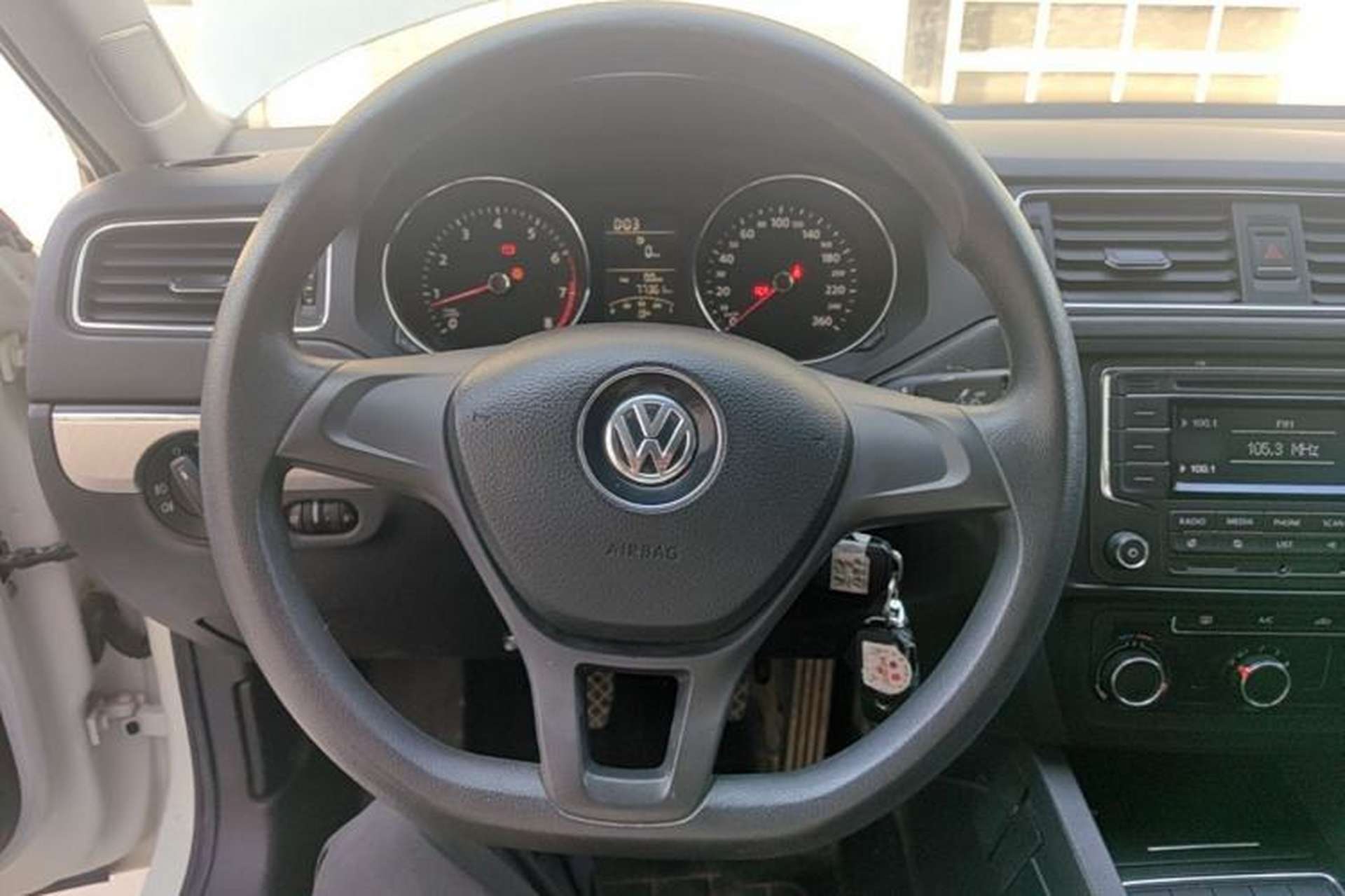 Used Volkswagen Sagitar 2018 1.6L Manual Fashion Edition Steering Wheel