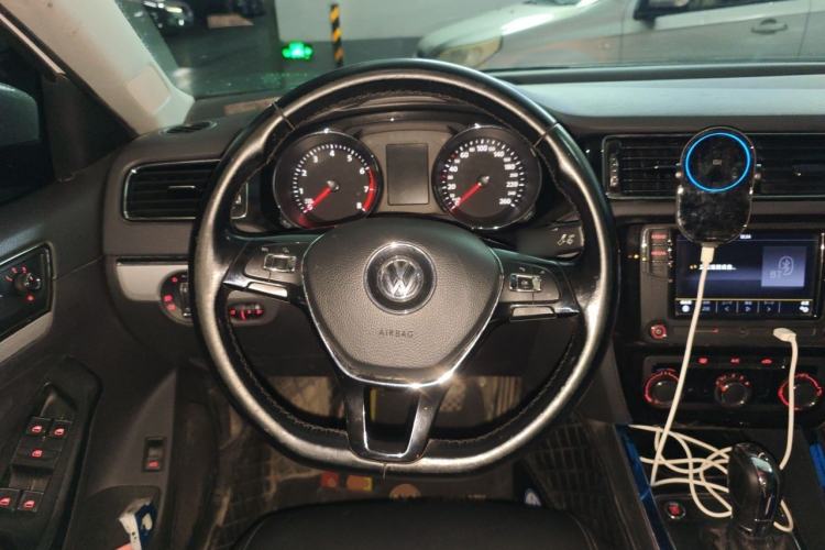 Used Volkswagen Sagitar 2018 1.6L Automatic Comfort Model Steering Wheel