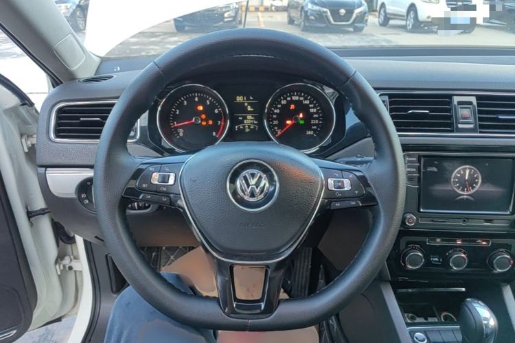 Used Volkswagen Sagitar 2018 1.6L Automatic Comfort Model Steering Wheel