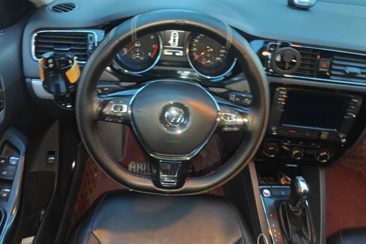 Used Volkswagen Sagitar 2018 280TSI DSG Comfort Model Steering Wheel
