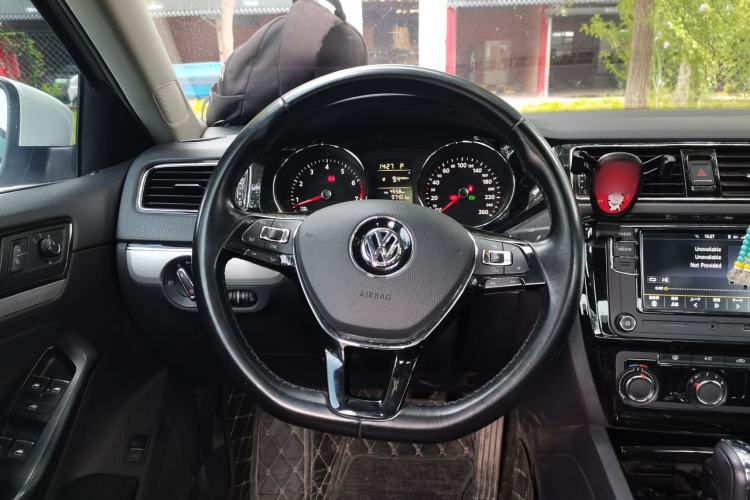 Used Volkswagen Sagitar 2018 1.6L Automatic Comfort Model Steering Wheel