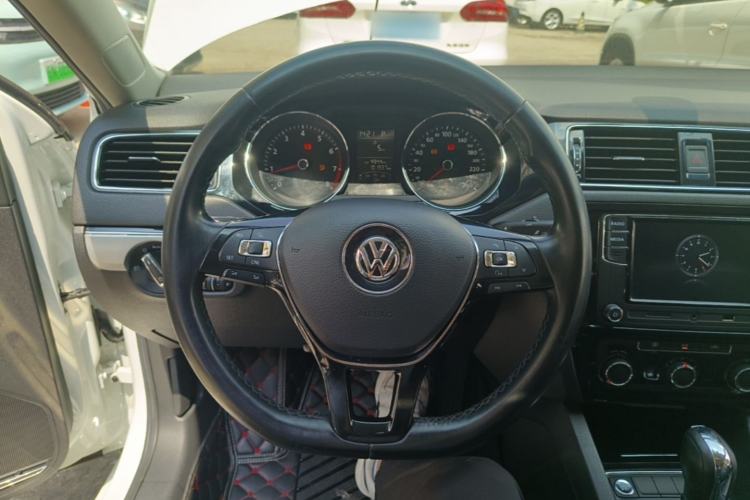 Used Volkswagen Sagitar 2018 1.6L Automatic Comfort Model Steering Wheel
