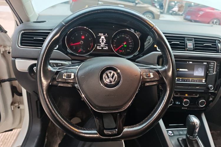 Used Volkswagen Sagitar 2018 280TSI DSG Ignite Edition Steering Wheel