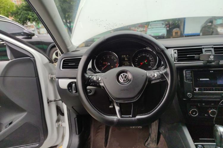 Used Volkswagen Sagitar 2018 1.6L Automatic Comfort Model Steering Wheel