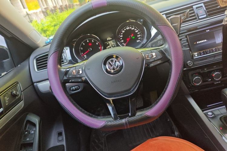 Used Volkswagen Sagitar 2018 1.6L Automatic Comfort Model Steering Wheel