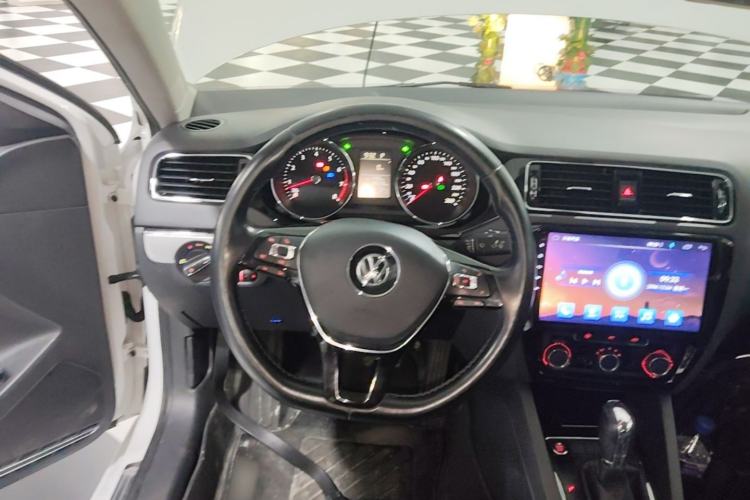 Used Volkswagen Sagitar 2018 1.6L Automatic Comfort Model Steering Wheel