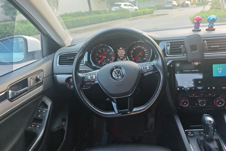 Used Volkswagen Sagitar 2018 180TSI DSG Prestige Edition Steering Wheel
