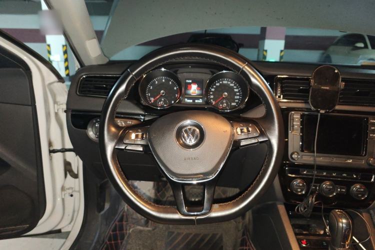 Used Volkswagen Sagitar 2018 280TSI DSG Luxury Model Steering Wheel
