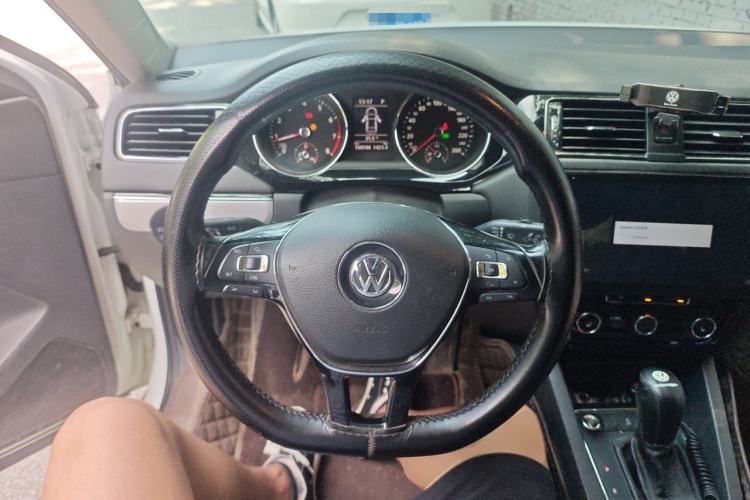 Used Volkswagen Sagitar 2018 180TSI DSG Prestige Edition Steering Wheel