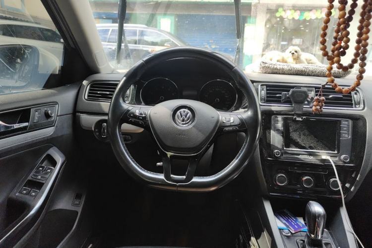 Used Volkswagen Sagitar 2018 1.6L Automatic Comfort Model Steering Wheel
