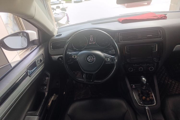 Used Volkswagen Sagitar 2018 280TSI DSG Ignite Edition Steering Wheel