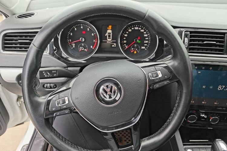 Used Volkswagen Sagitar 2018 280TSI DSG Comfort Model Steering Wheel