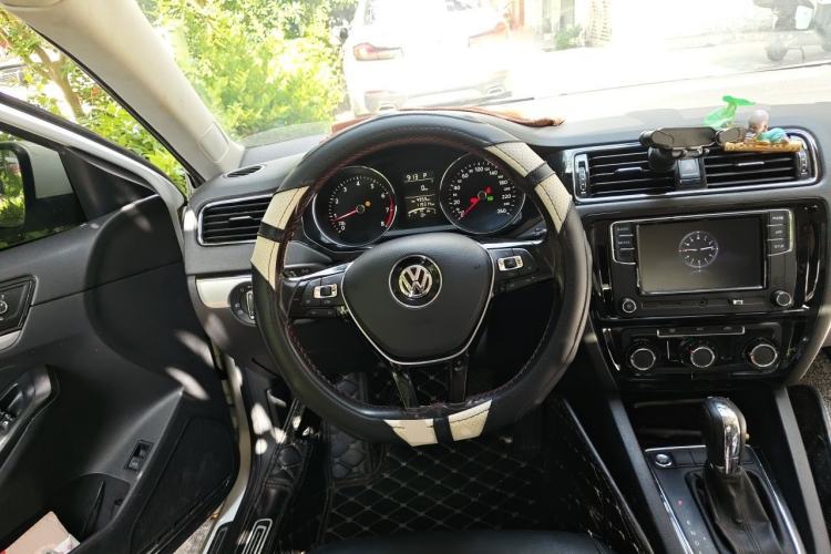 Used Volkswagen Sagitar 2018 1.6L Automatic Comfort Model Steering Wheel