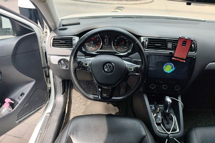 Used Volkswagen Sagitar 2018 280TSI DSG Comfort Model Steering Wheel