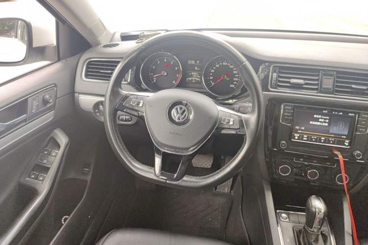 Used Volkswagen Sagitar 2018 1.6L Automatic Comfort Model Steering Wheel