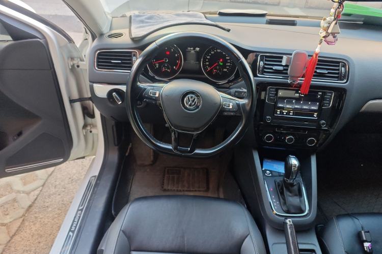 Used Volkswagen Sagitar 2018 280TSI DSG Ignite Edition Steering Wheel