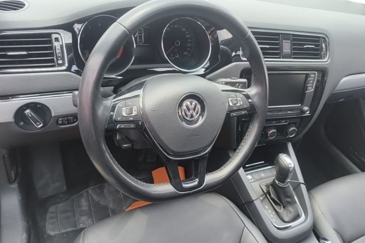 Used Volkswagen Sagitar 2018 280TSI DSG Ignite Edition Steering Wheel