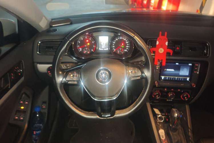 Used Volkswagen Sagitar 2018 180TSI DSG Prestige Edition Steering Wheel