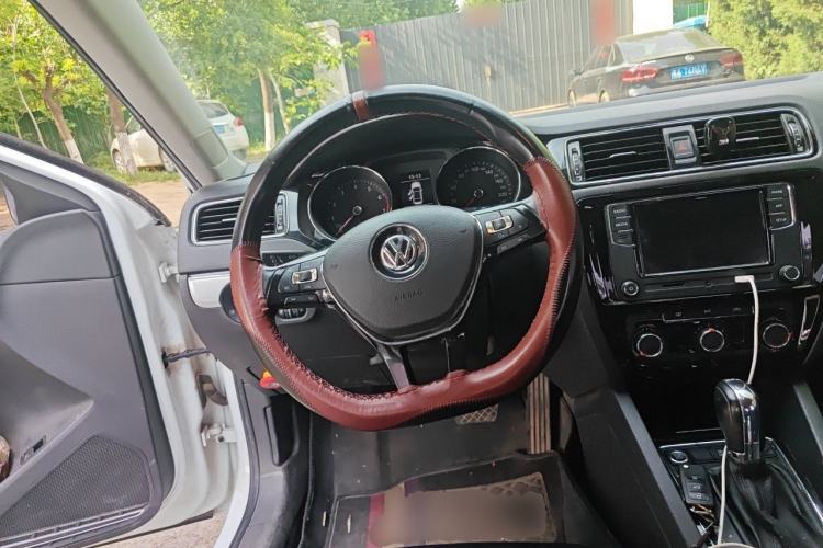 Used Volkswagen Sagitar 2018 280TSI DSG Ignite Edition Steering Wheel