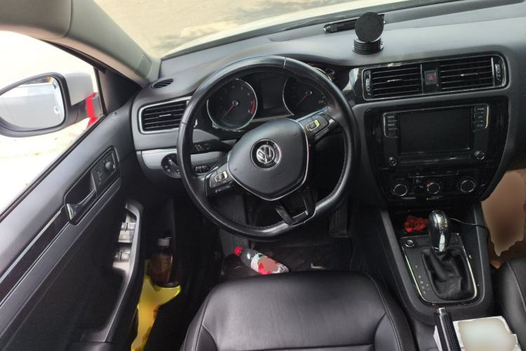 Used Volkswagen Sagitar 2018 1.6L Automatic Comfort Model Steering Wheel