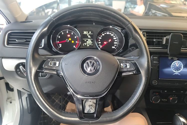 Used Volkswagen Sagitar 2018 1.6L Automatic Comfort Model Steering Wheel