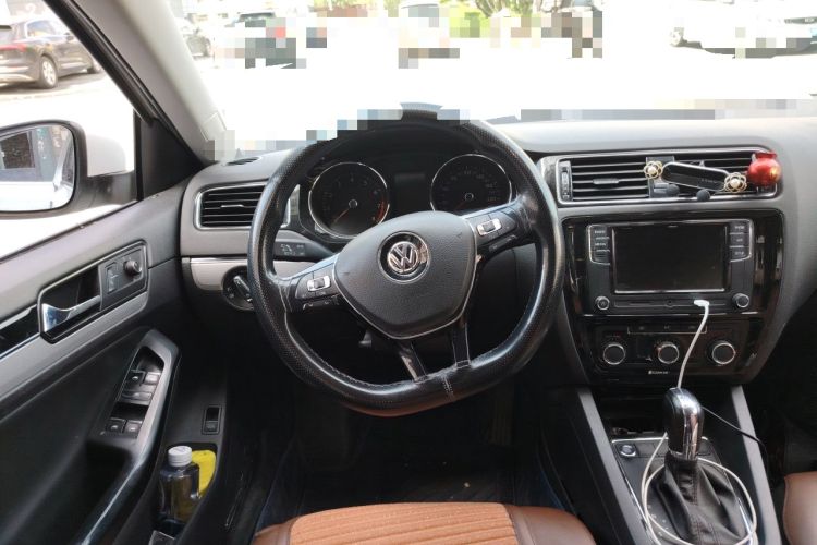 Used Volkswagen Sagitar 2018 1.6L Automatic Comfort Model Steering Wheel