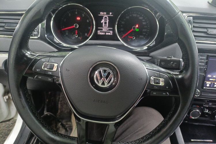 Used Volkswagen Sagitar 2018 280TSI DSG Ignite Edition Steering Wheel