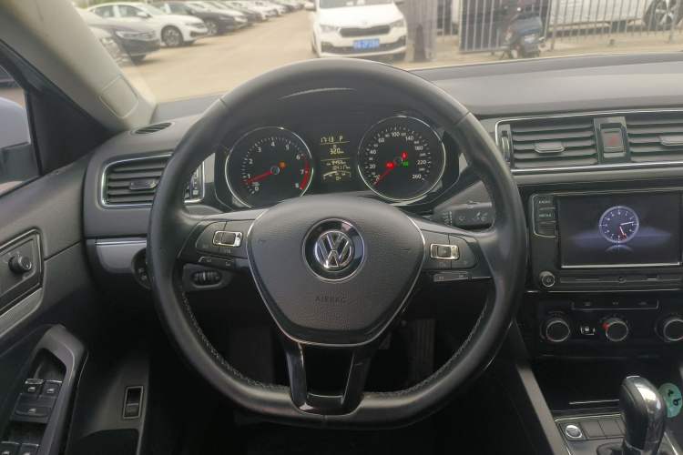 Used Volkswagen Sagitar 2018 1.6L Automatic Comfort Model Steering Wheel