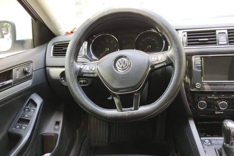 Used Volkswagen Sagitar 2018 1.6L Automatic Comfort Model Steering Wheel