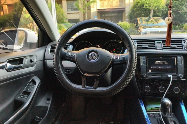 Used Volkswagen Sagitar 2018 280TSI DSG Comfort Model Steering Wheel