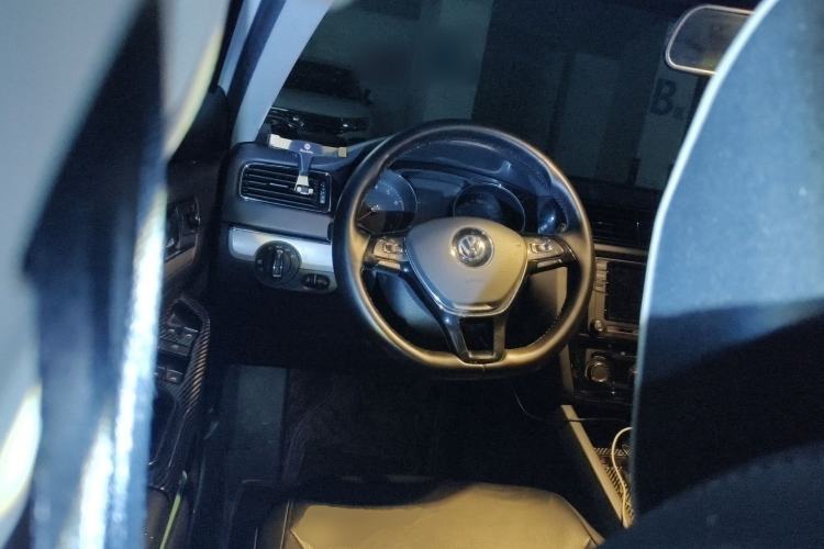 Used Volkswagen Sagitar 2018 1.6L Automatic Comfort Model Steering Wheel