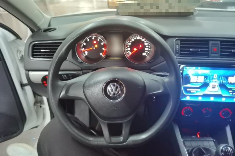Used Volkswagen Sagitar 2018 1.6L Manual Fashion Edition Steering Wheel
