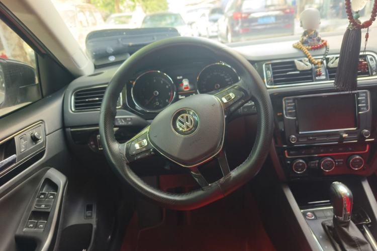 Used Volkswagen Sagitar 2018 280TSI DSG Luxury Model Steering Wheel