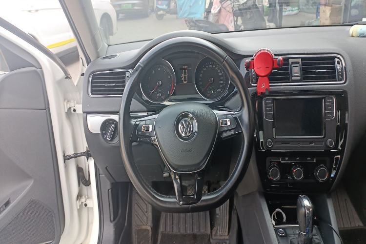 Used Volkswagen Sagitar 2018 280TSI DSG Comfort Model Steering Wheel