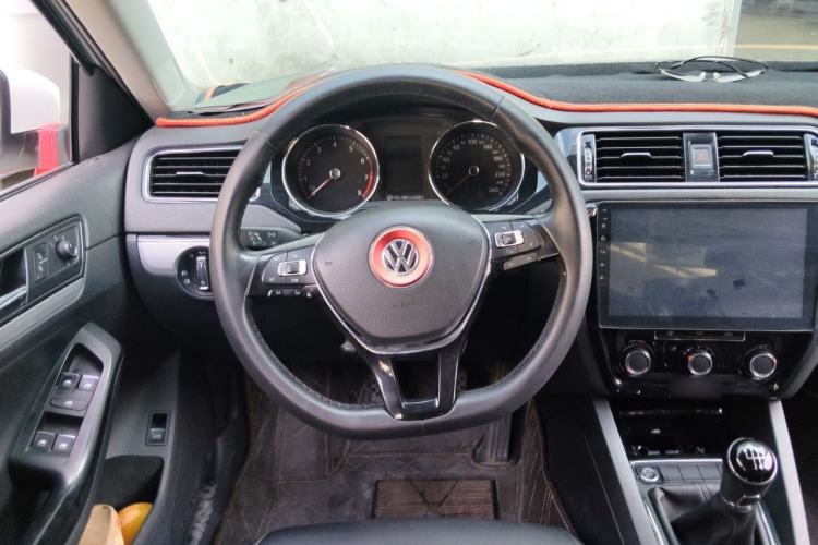 Used Volkswagen Sagitar 2018 1.6L Manual Comfort Model Steering Wheel