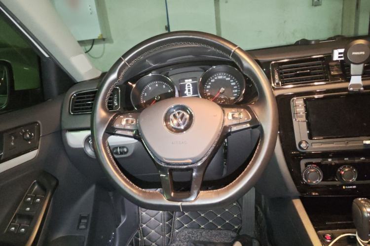 Used Volkswagen Sagitar 2018 280TSI DSG Ignite Edition Steering Wheel