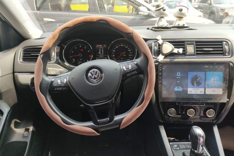Used Volkswagen Sagitar 2018 280TSI DSG Ignite Edition Steering Wheel