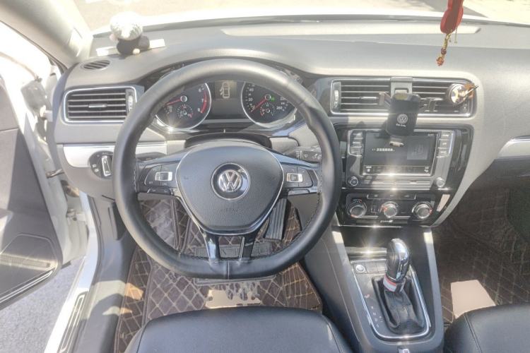 Used Volkswagen Sagitar 2018 280TSI DSG Comfort Model Steering Wheel