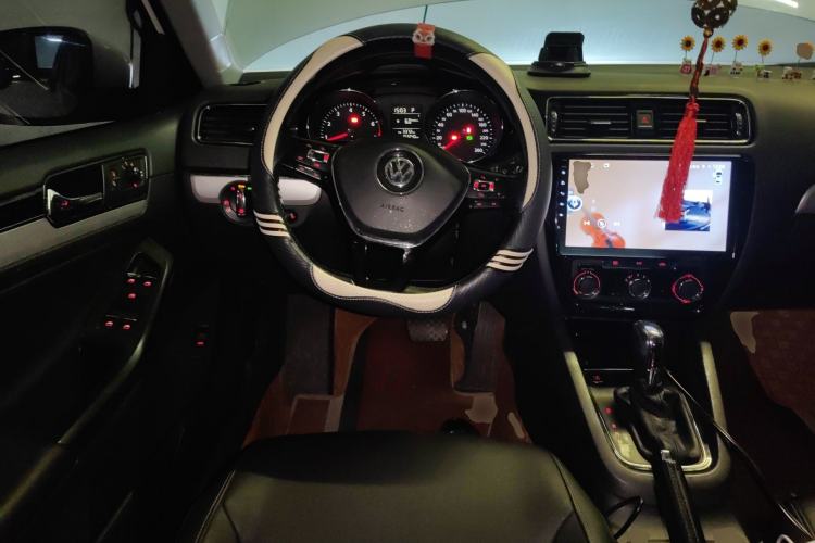 Used Volkswagen Sagitar 2018 1.6L Automatic Comfort Model Steering Wheel